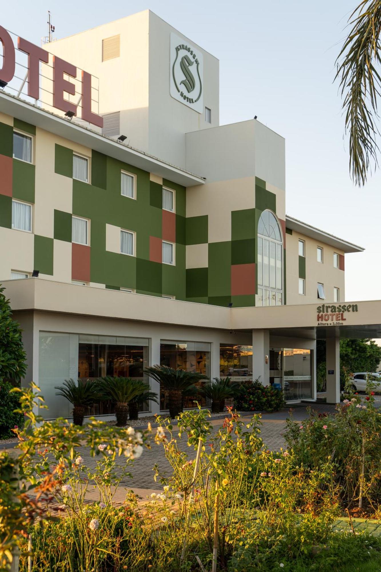 Strassen Hotel 3*