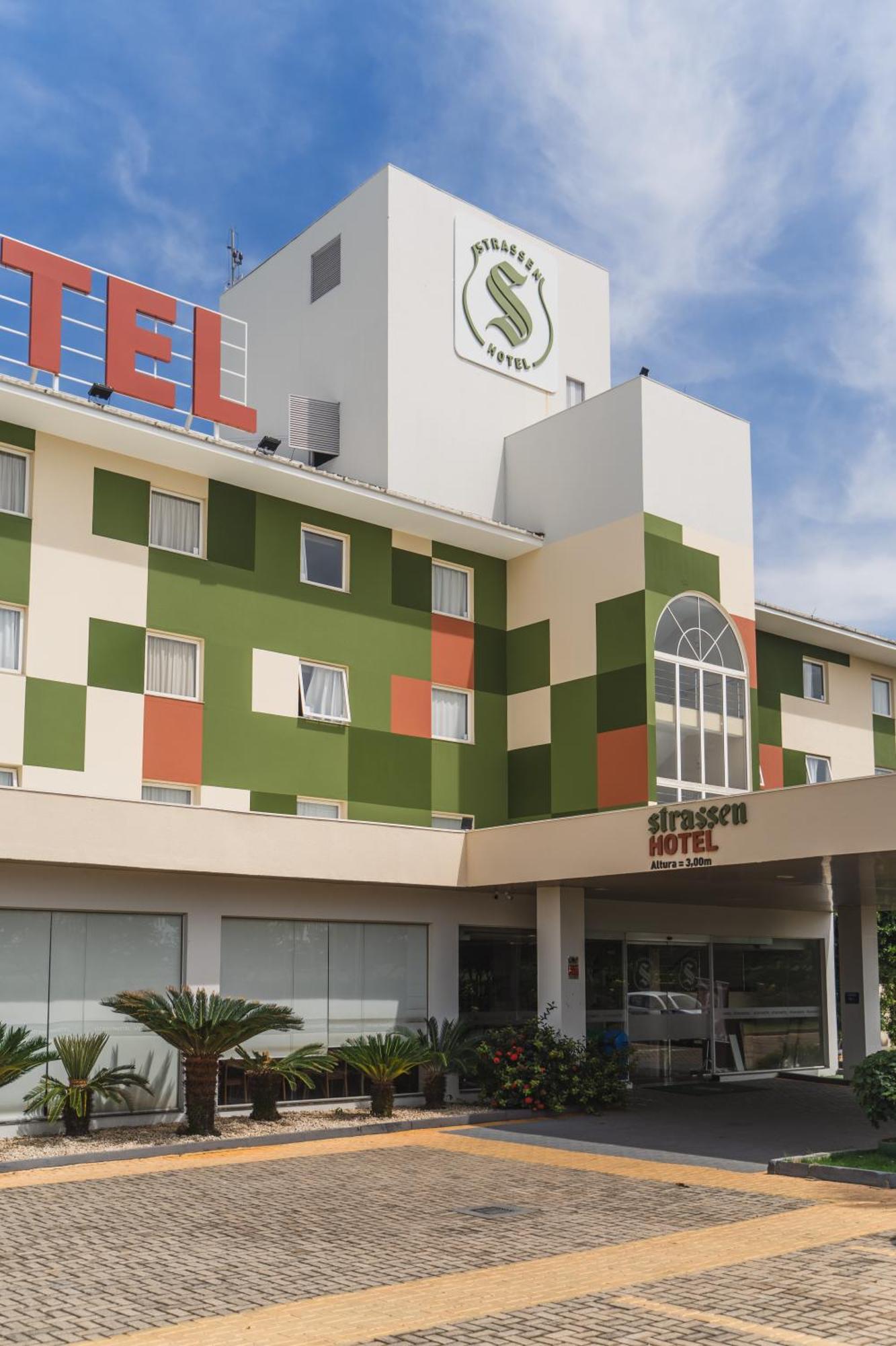 Strassen Hotel 3*